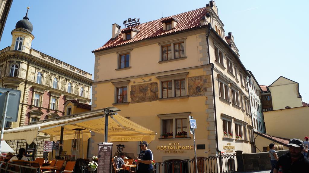 Hotel U 3 Pstrosu Prague Exterior photo